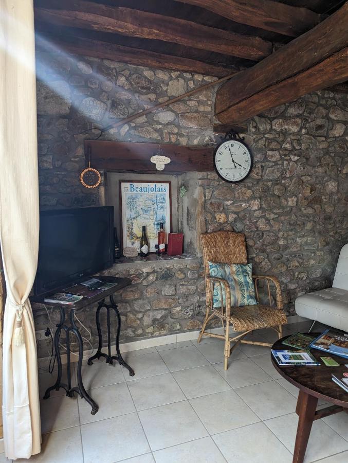 Domaine Viticole Philippe Deschamps Bed & Breakfast Beaujeu  Exterior photo